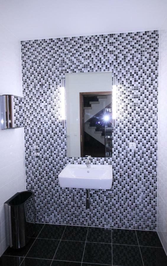 Hotel Garni Eden Меерсбург Екстериор снимка
